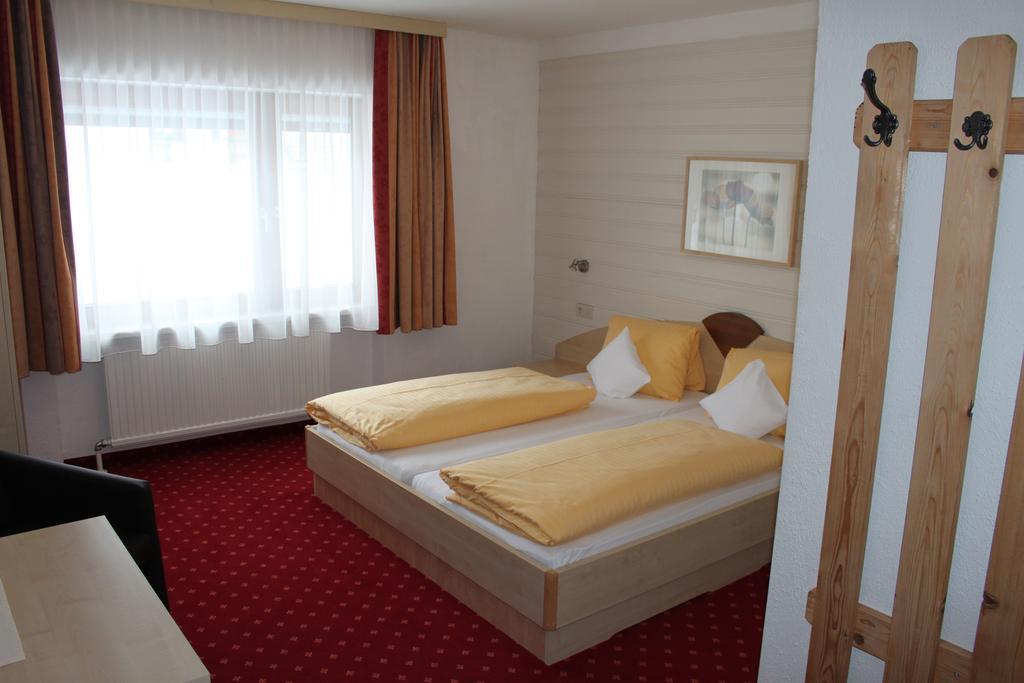 Hotel Garni Dorfblick 장크트안톤암아를베르크 외부 사진